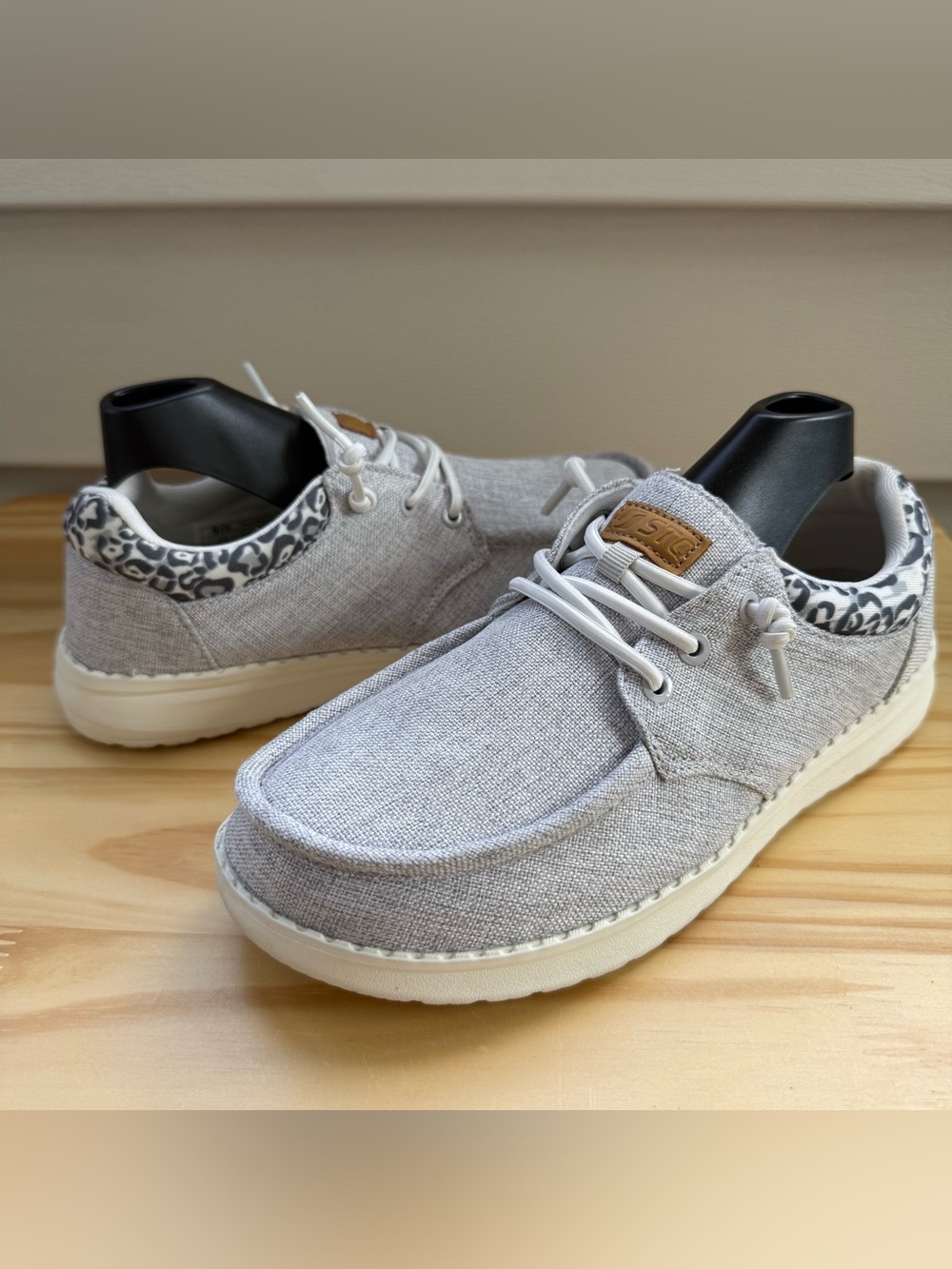 STQ Women’s Size 6 Gray Canvas Boat Shoes Arch Support Leopard Loafers